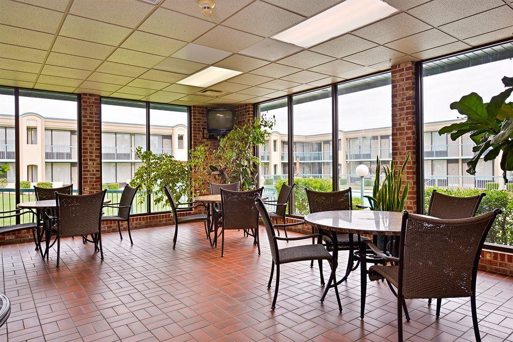Days Inn By Wyndham Pittsburg Ks Ngoại thất bức ảnh