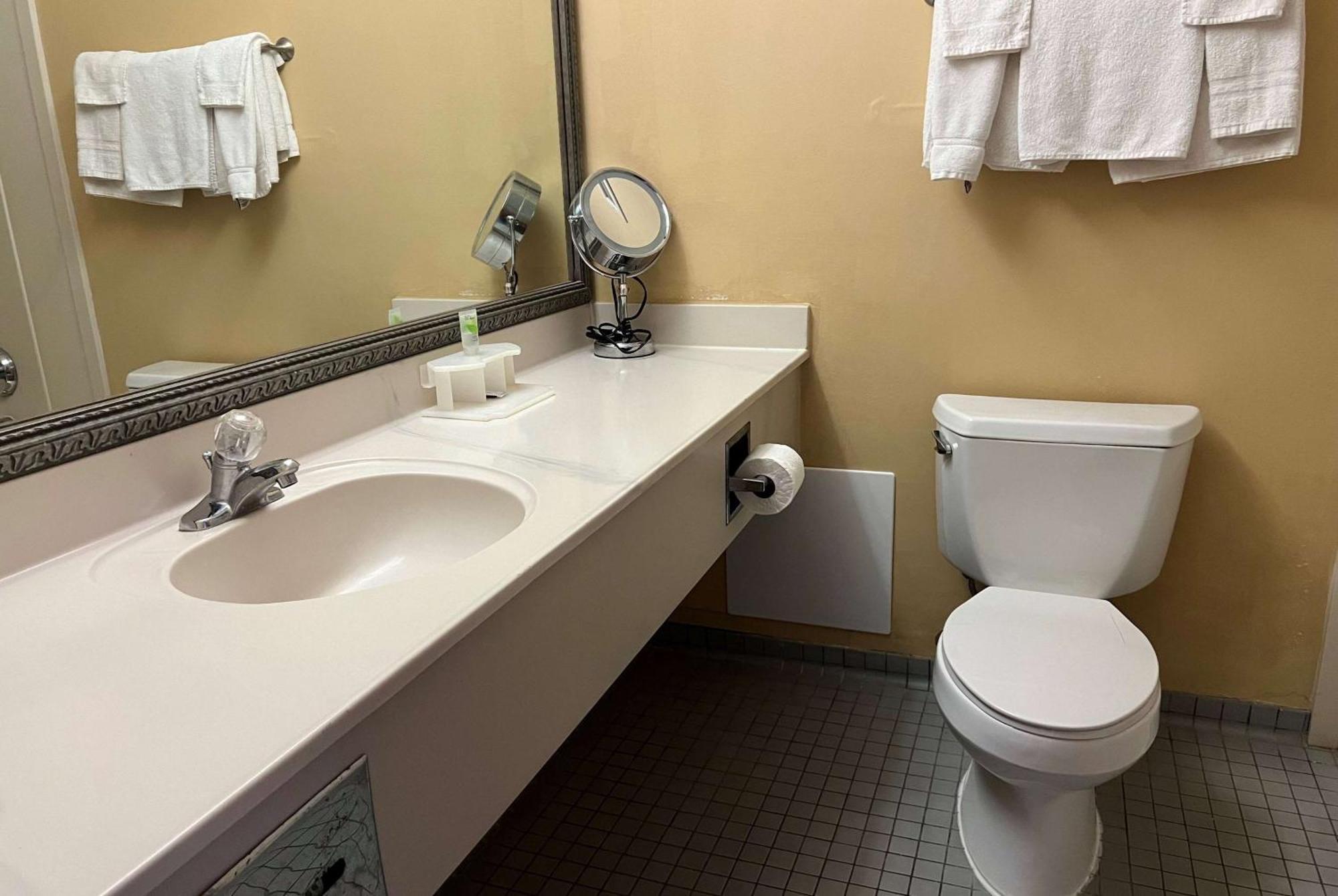 Days Inn By Wyndham Pittsburg Ks Ngoại thất bức ảnh