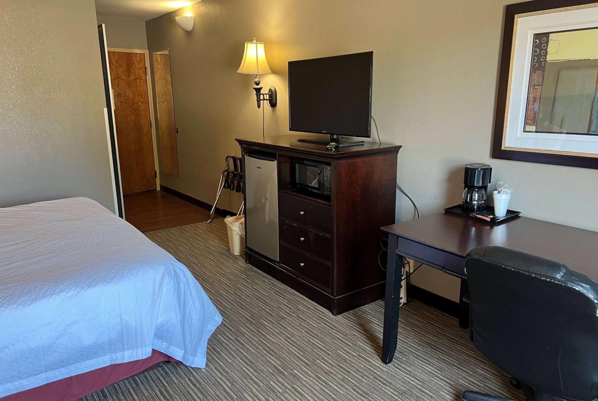 Days Inn By Wyndham Pittsburg Ks Ngoại thất bức ảnh