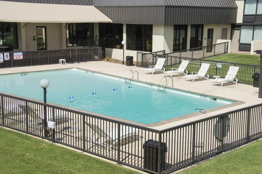 Days Inn By Wyndham Pittsburg Ks Ngoại thất bức ảnh