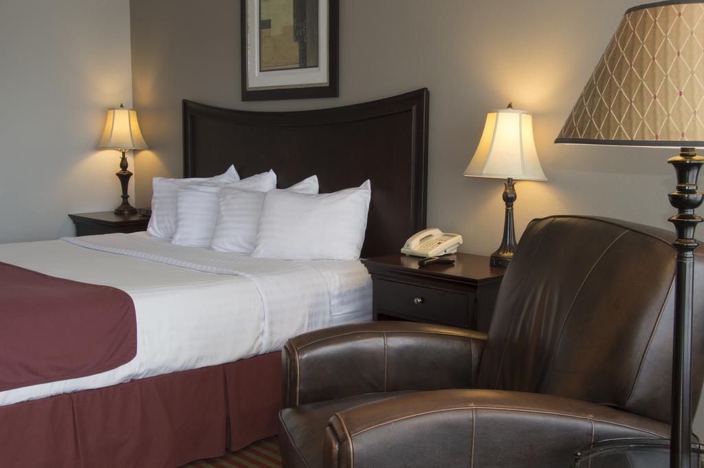 Days Inn By Wyndham Pittsburg Ks Ngoại thất bức ảnh