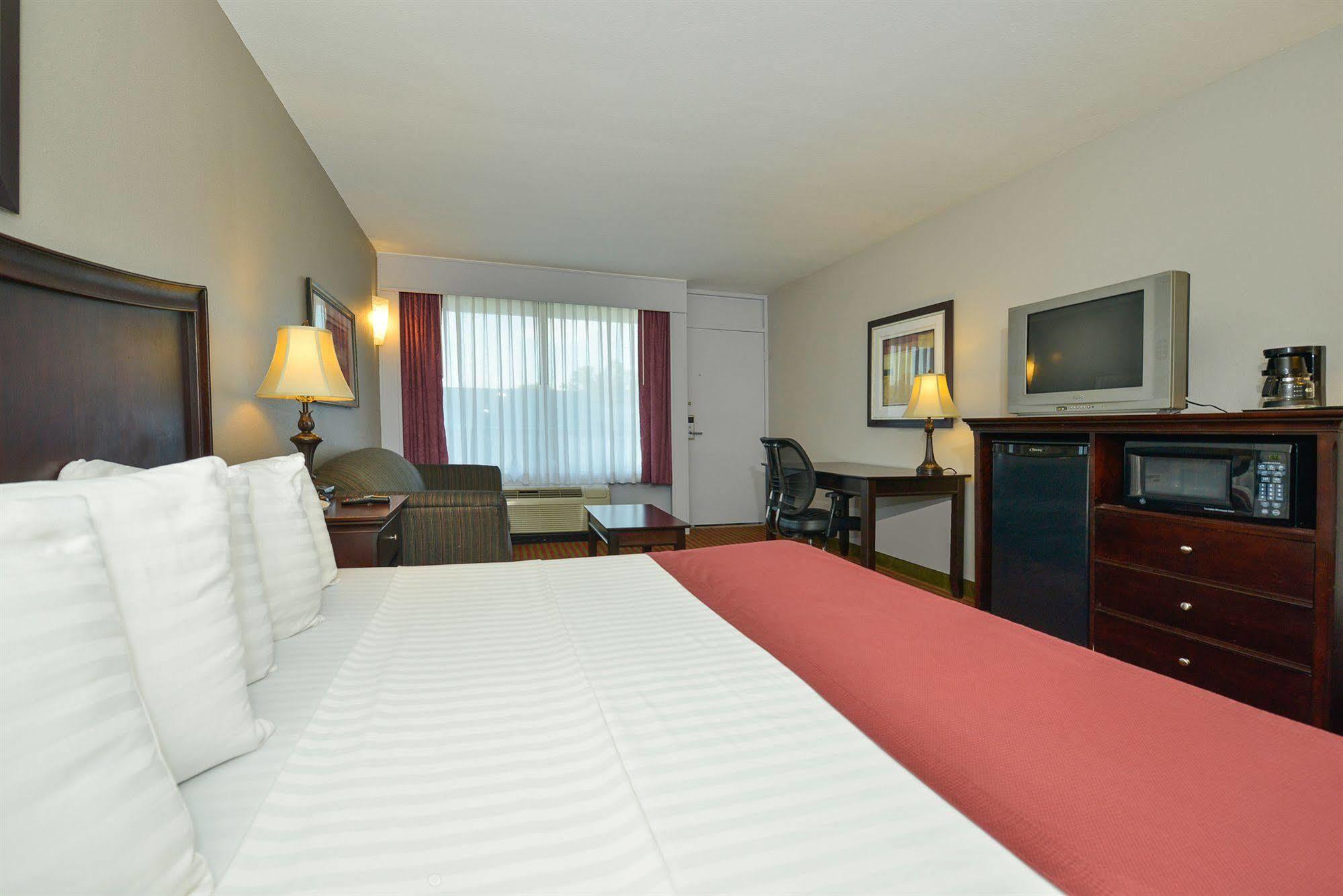 Days Inn By Wyndham Pittsburg Ks Ngoại thất bức ảnh