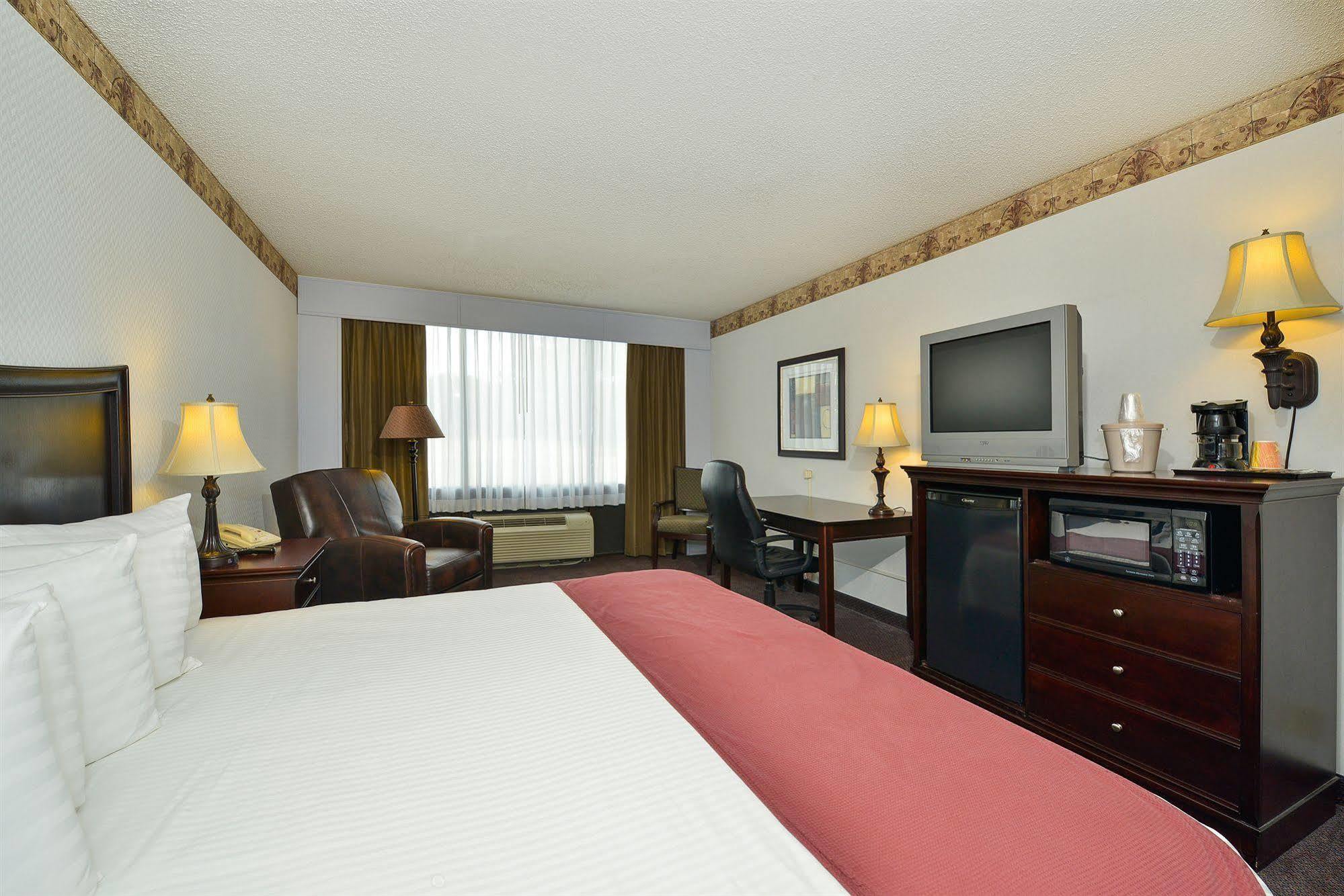 Days Inn By Wyndham Pittsburg Ks Ngoại thất bức ảnh
