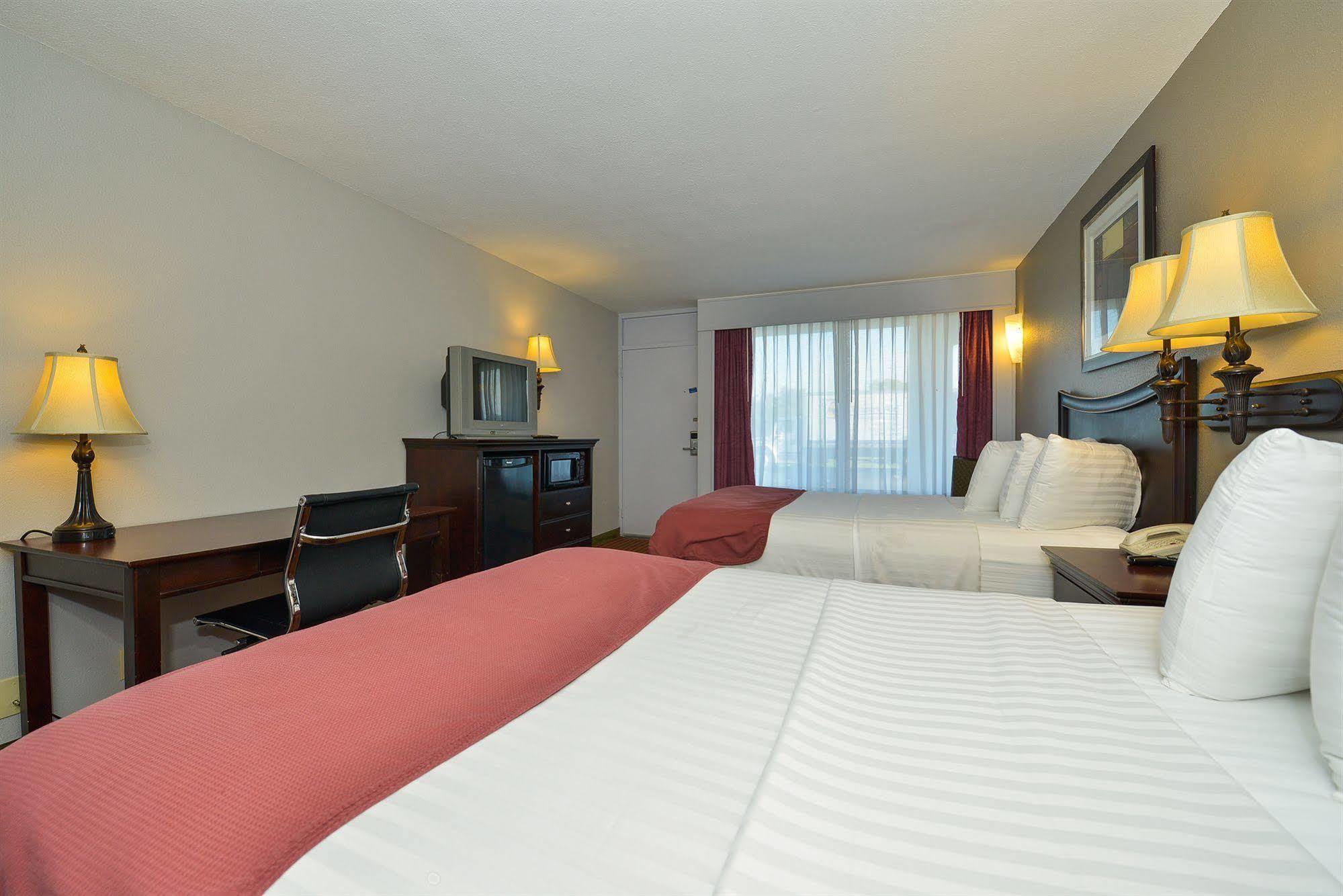 Days Inn By Wyndham Pittsburg Ks Ngoại thất bức ảnh