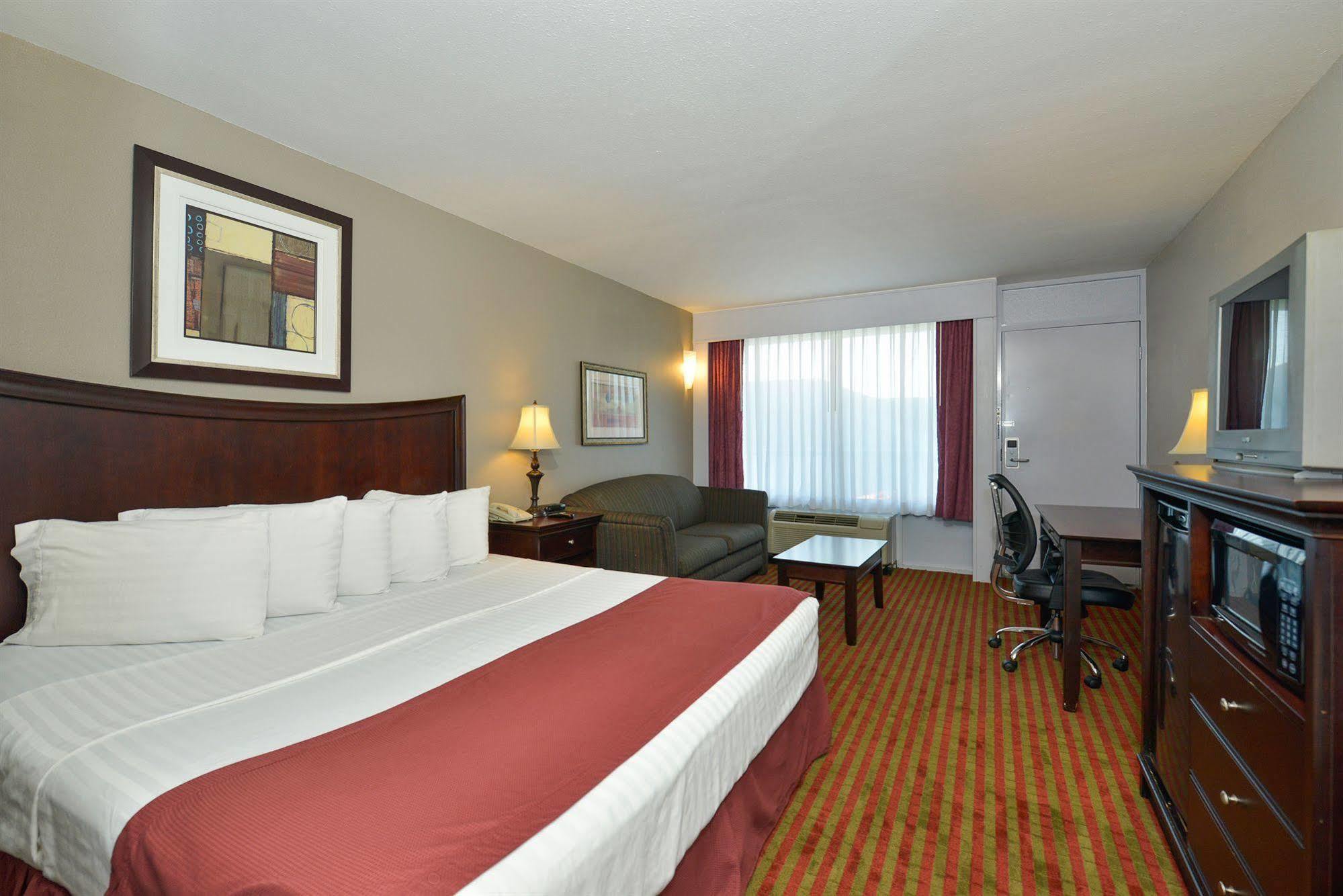 Days Inn By Wyndham Pittsburg Ks Ngoại thất bức ảnh