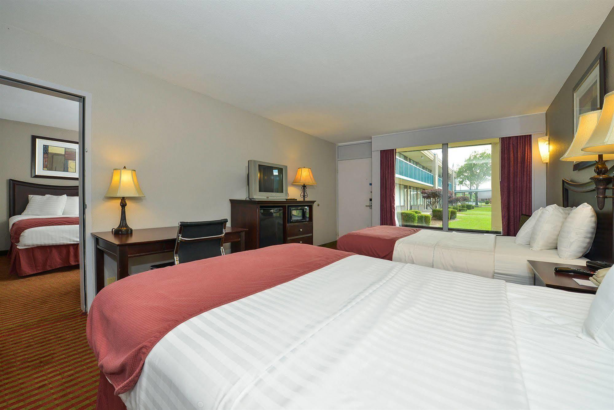 Days Inn By Wyndham Pittsburg Ks Ngoại thất bức ảnh