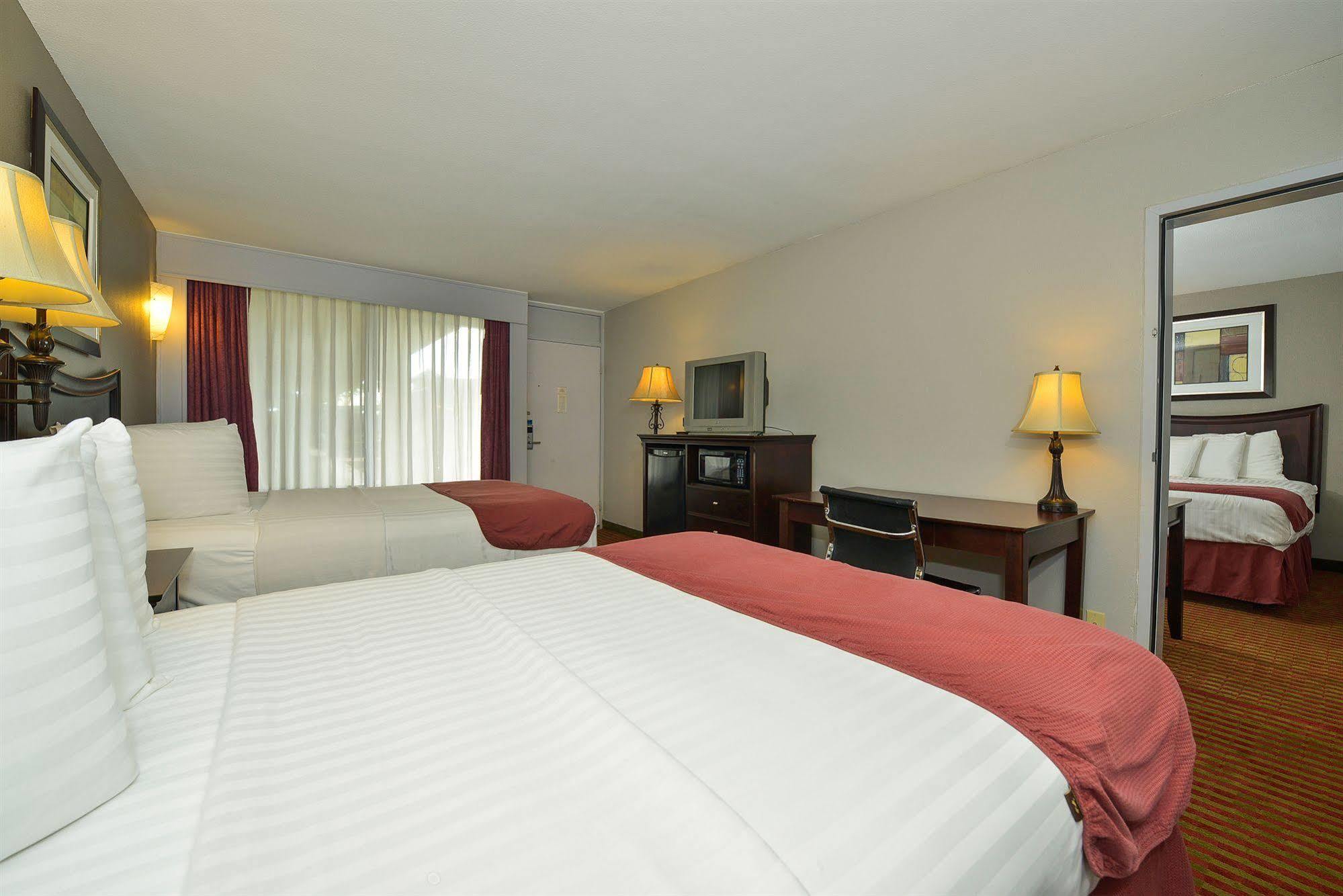 Days Inn By Wyndham Pittsburg Ks Ngoại thất bức ảnh