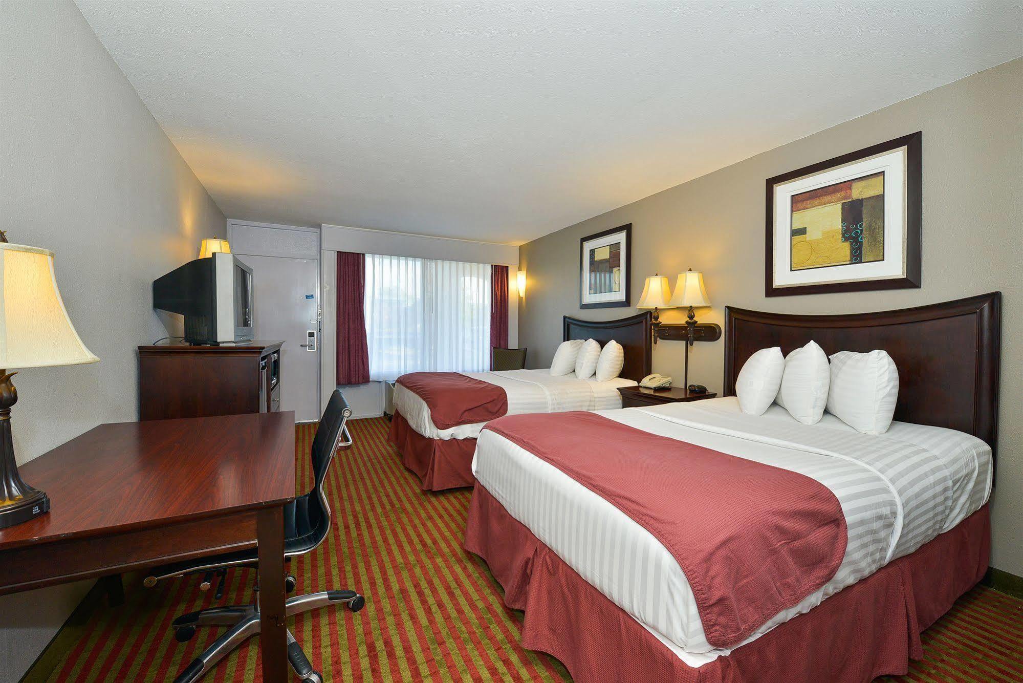 Days Inn By Wyndham Pittsburg Ks Ngoại thất bức ảnh