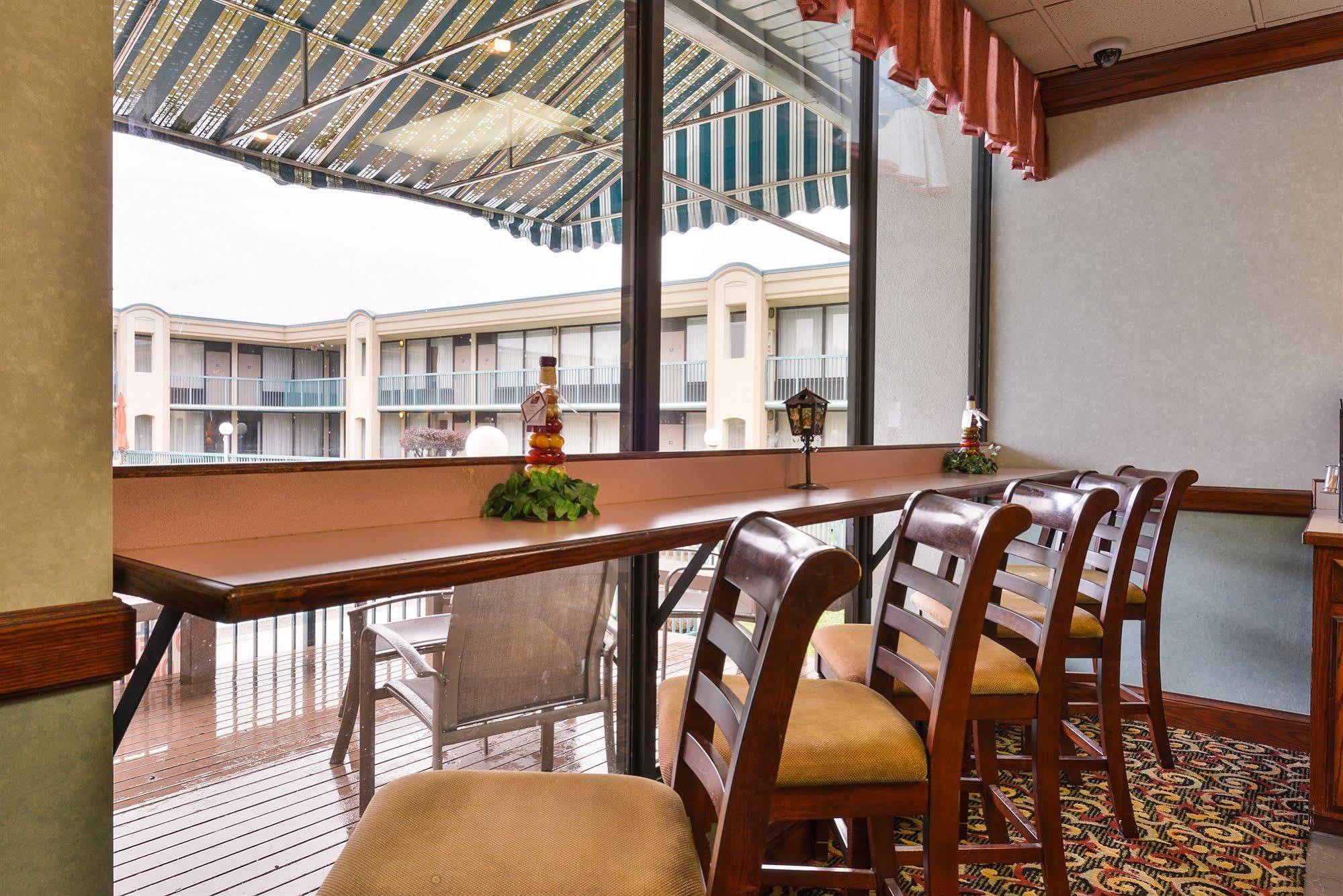 Days Inn By Wyndham Pittsburg Ks Ngoại thất bức ảnh