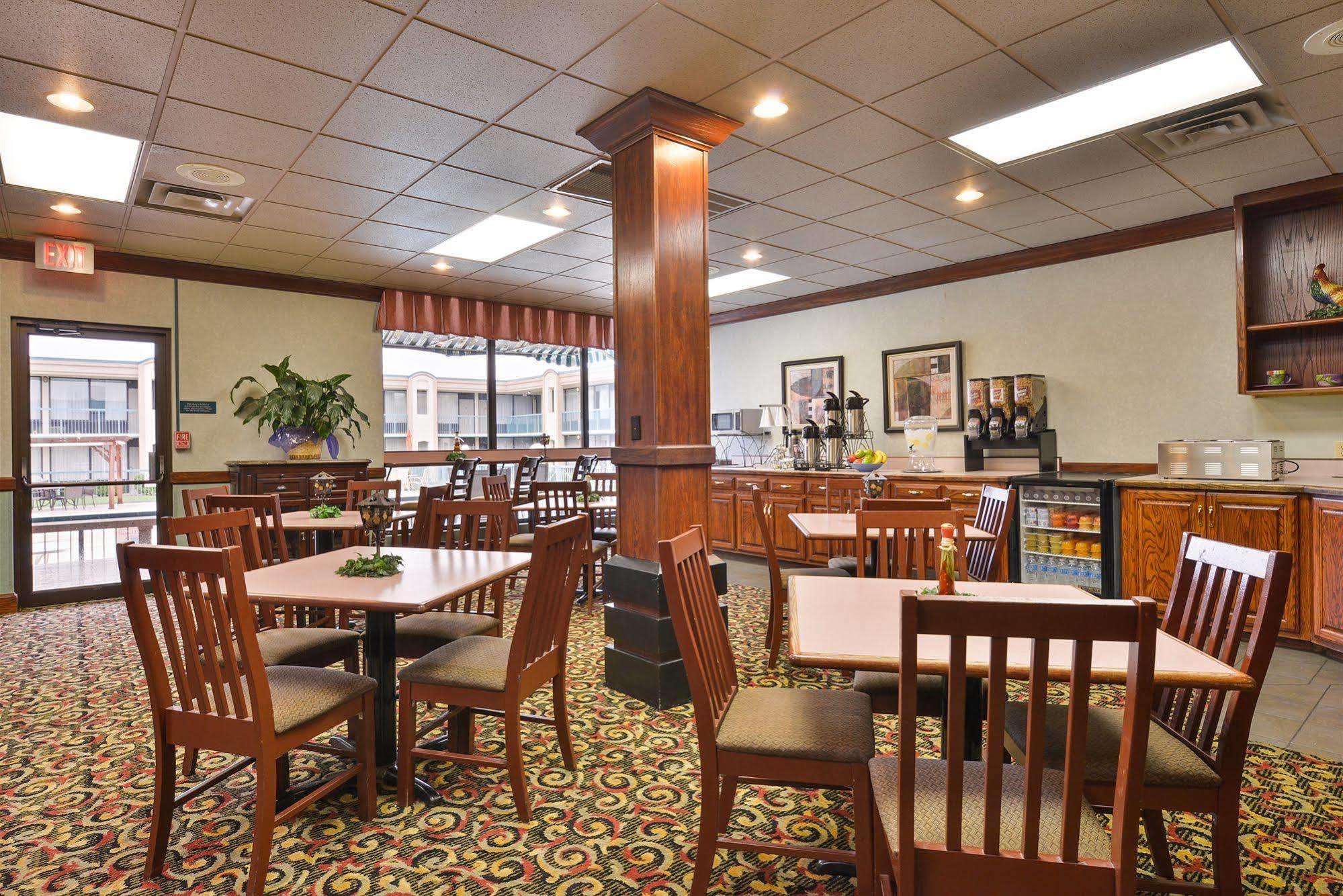 Days Inn By Wyndham Pittsburg Ks Ngoại thất bức ảnh