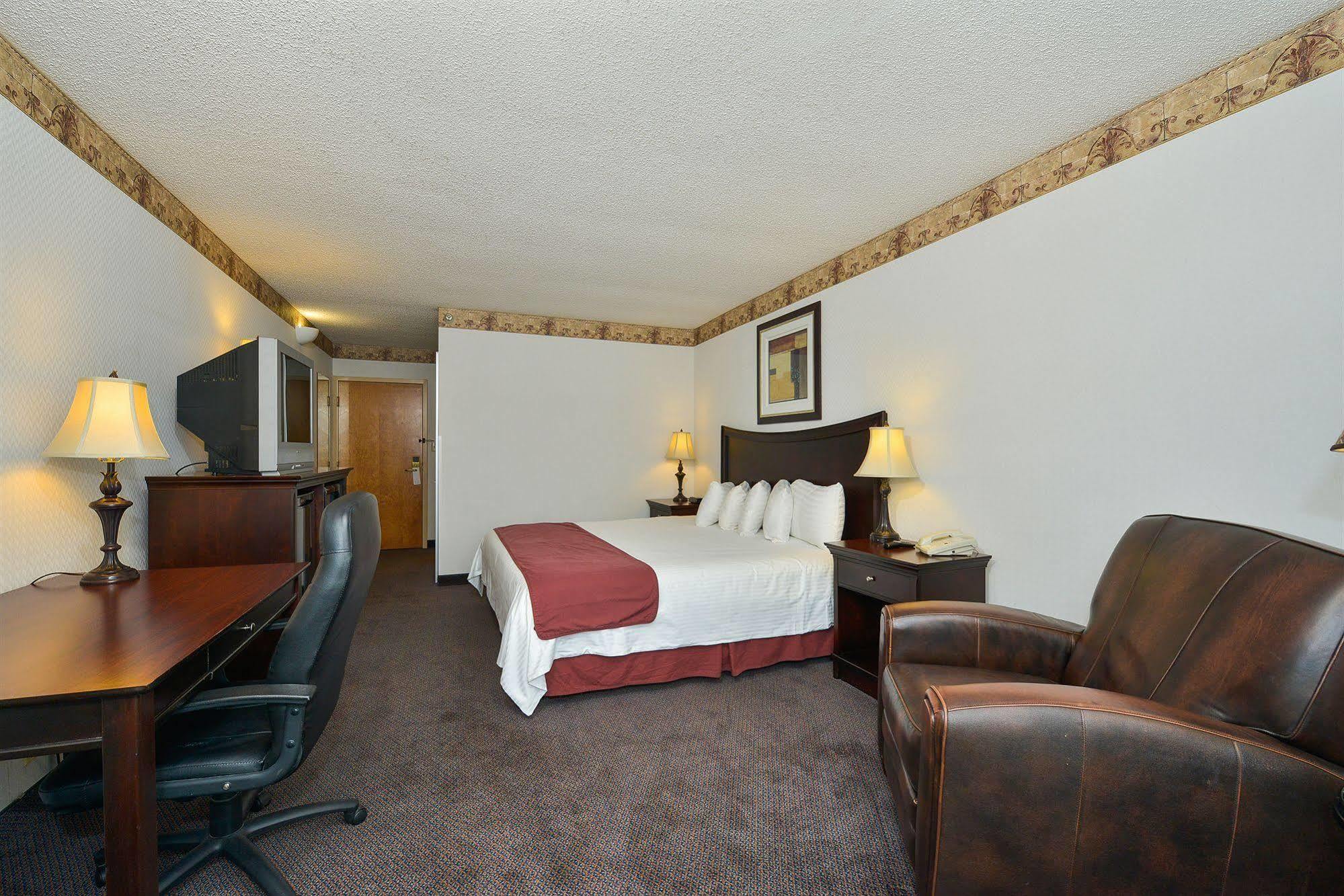 Days Inn By Wyndham Pittsburg Ks Ngoại thất bức ảnh