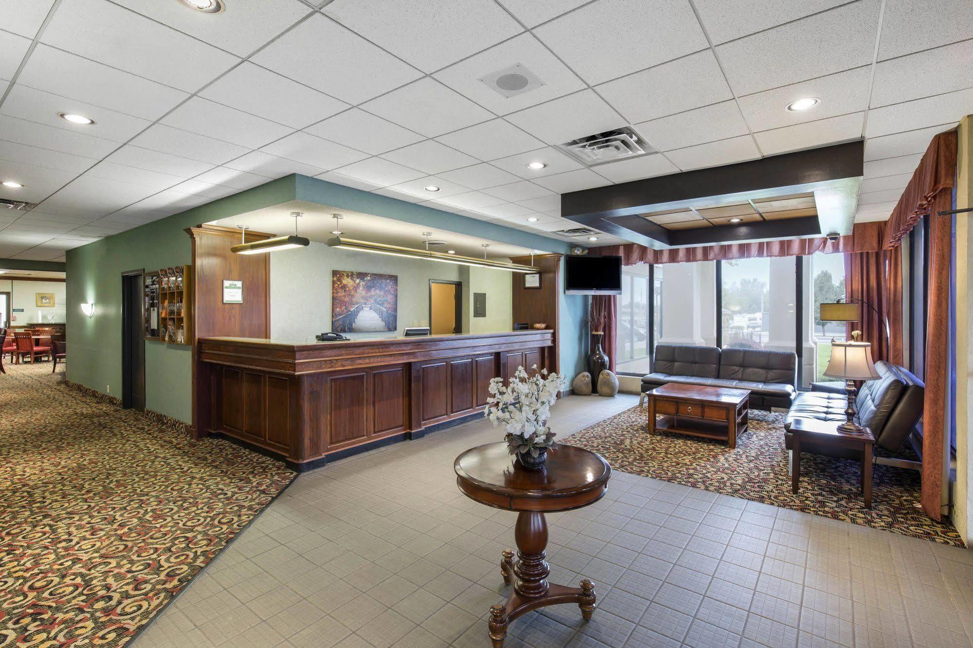 Days Inn By Wyndham Pittsburg Ks Ngoại thất bức ảnh