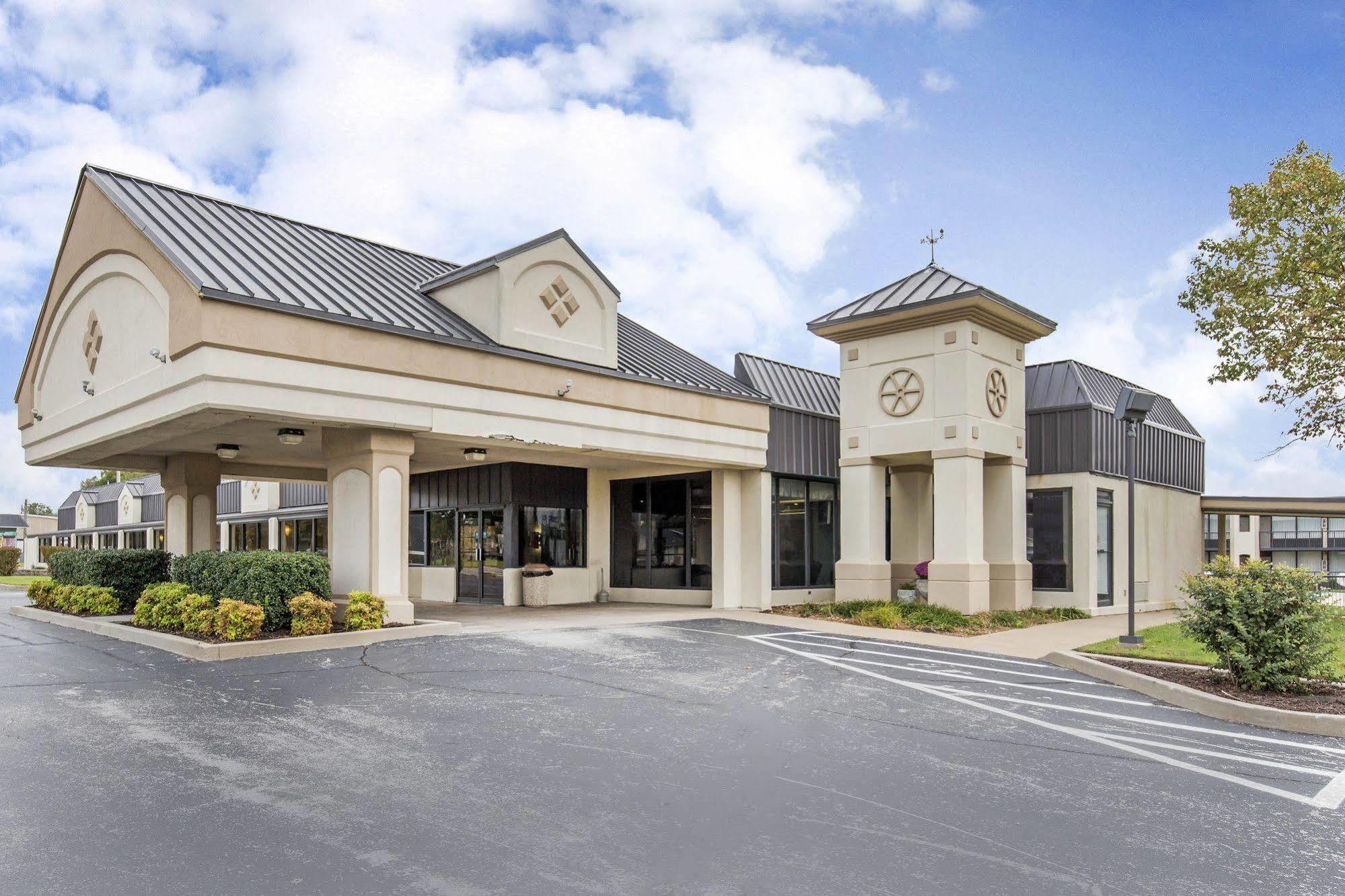 Days Inn By Wyndham Pittsburg Ks Ngoại thất bức ảnh