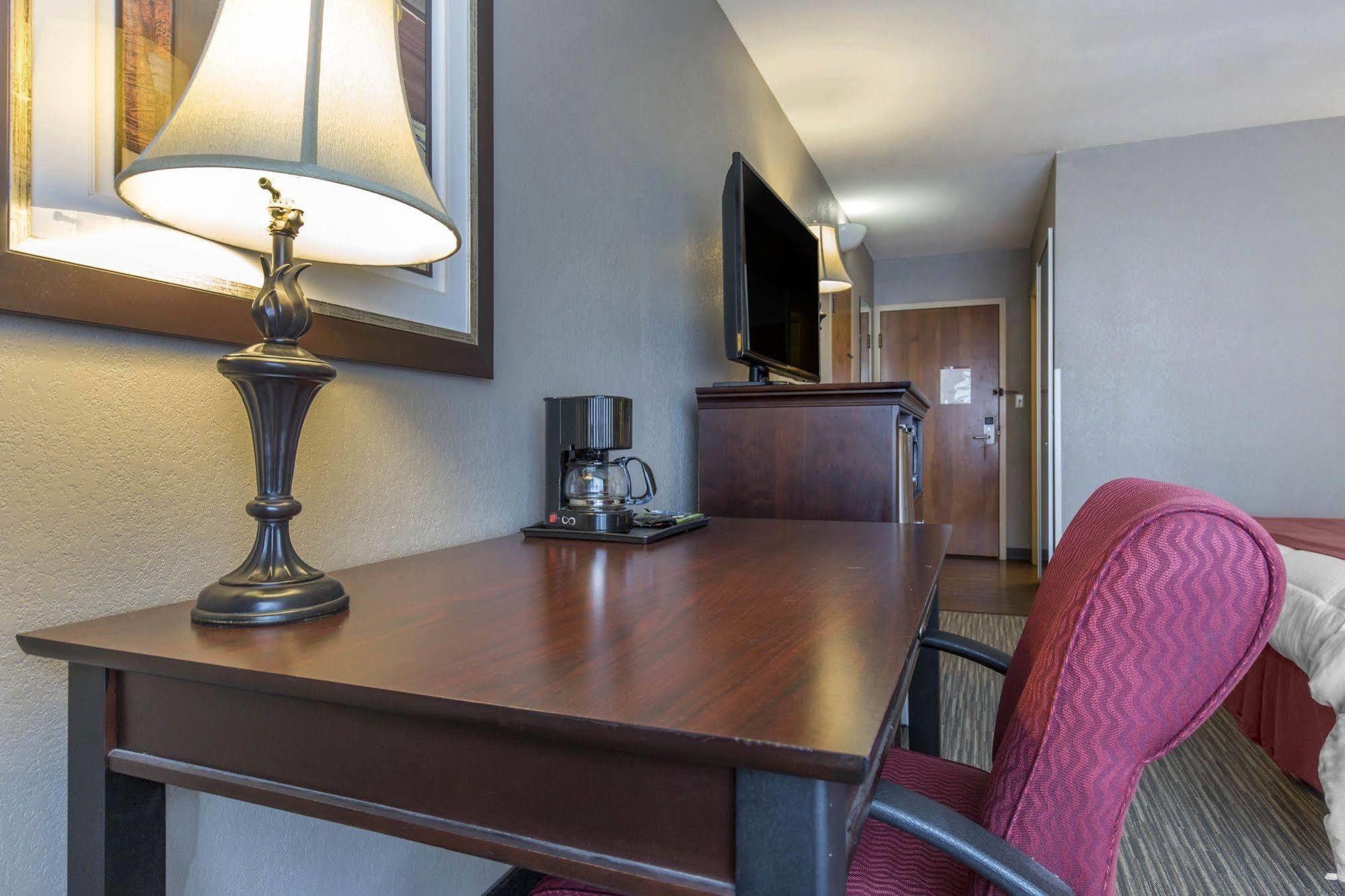 Days Inn By Wyndham Pittsburg Ks Ngoại thất bức ảnh